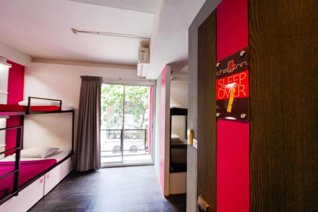Cheqinn Hostel - Sukhumvit 4 Nana Plaza Bangkok Esterno foto